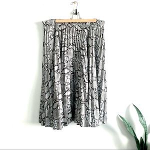 ASOS New Look Curve Pleated Satin Midi Skirt in Gray Snake